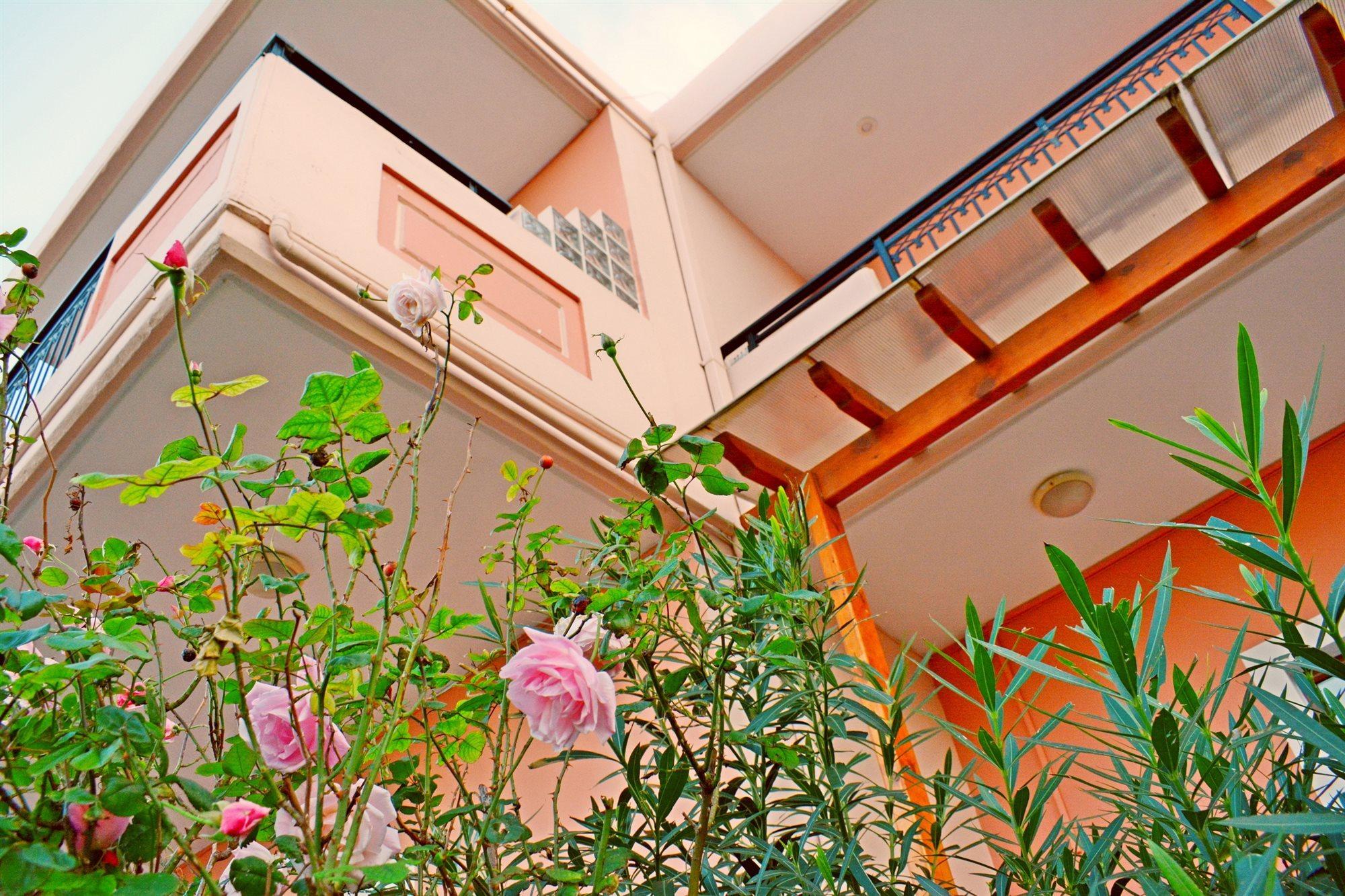 Melina'S House Aparthotel Stalos Bagian luar foto